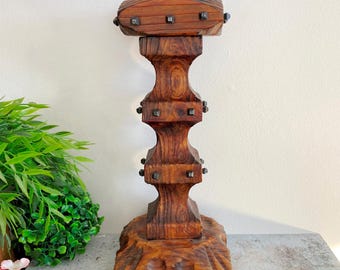 Candeliere in legno d'epoca, massiccio portacandele intagliato a mano in stile medievale, chiodi a testa lavorata da 13 pollici
