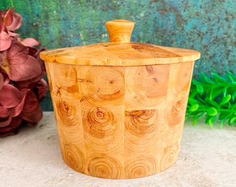 Wooden Jar w Lid, Round Lidded Jewelry Box, Handmade Folk Art, Juniper Wood Candy Sugar Bowl, Scandinavian Swedish 1960s Vintage Jar