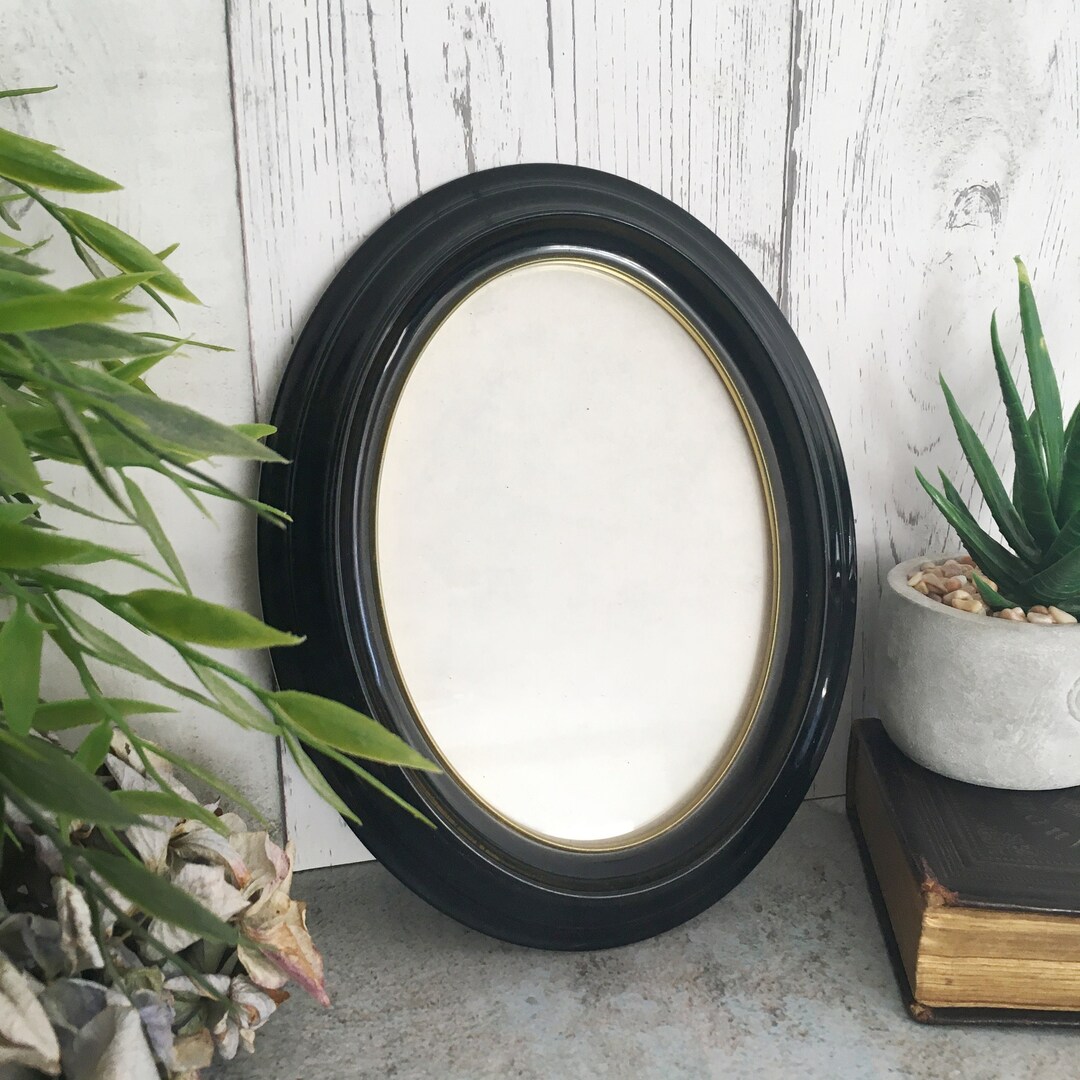 Oval Picture Frame, Glass Cover, Back Gold Frame, Plastic Vintage Photo Frame, Antique Gallery