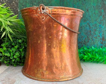 Grand seau en cuivre, pot en laiton rustique, dinanderie ancienne, cache-pot unique, chaudron fait main vintage, décoration de ferme rustique 7,5 pouces