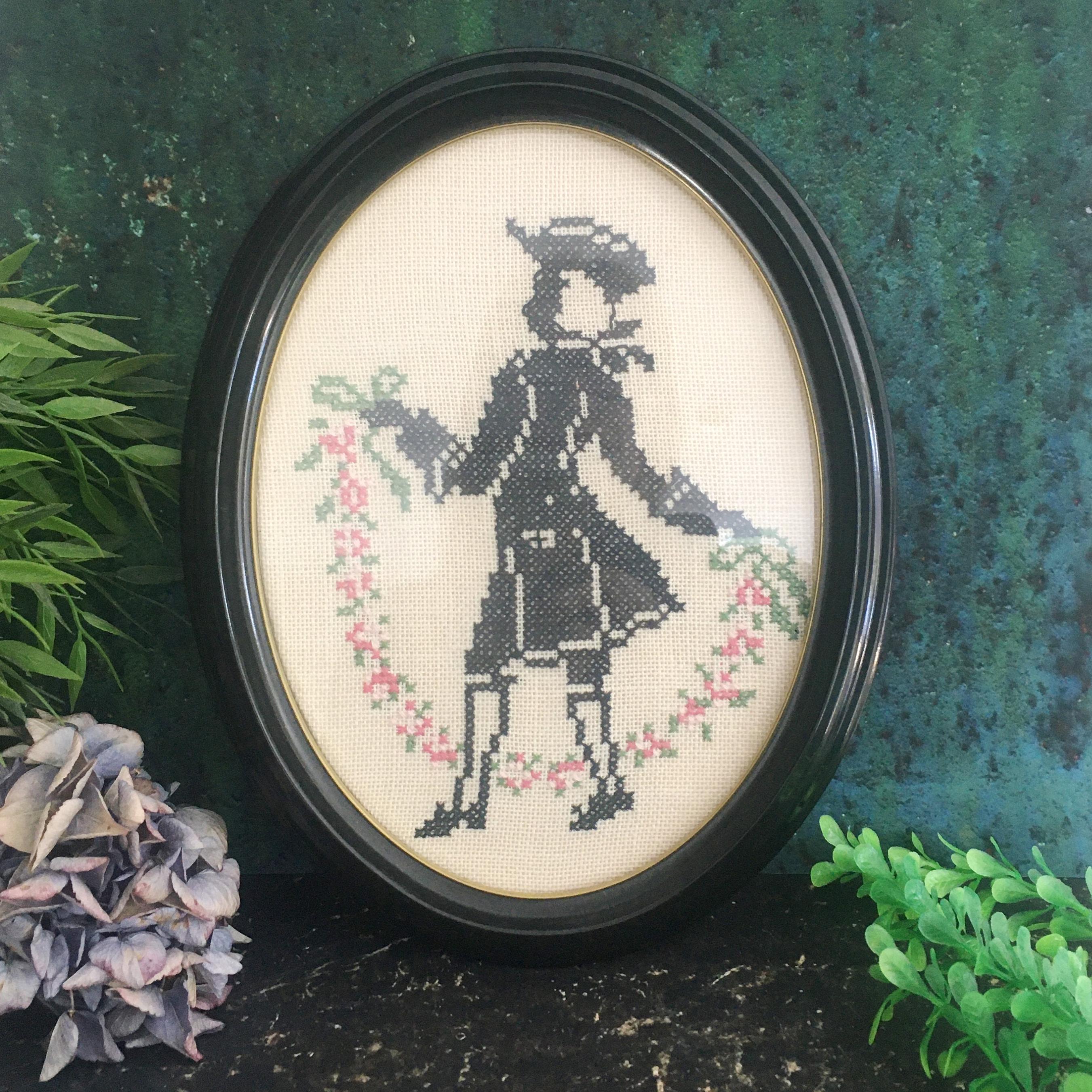 オーバルフレーム　イギリス　ヴィクトリアン シルエット刺繍　アンティーク オーバルフレーム イギリス ヴィクトリアン シルエット刺繍