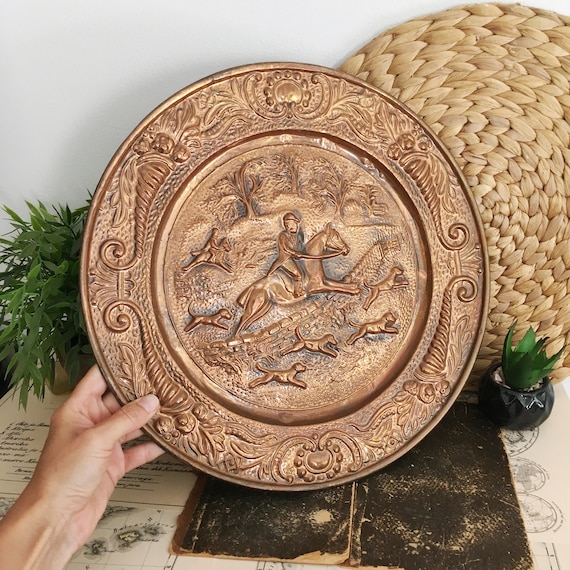 Vintag HAMMERED COPPER PLATE, 11-inch Repousse, Round Copper Wall