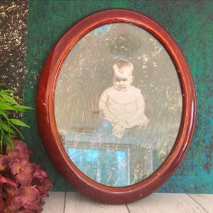 Oval Wood Picture Frame, Large Antique Portrait Photo Frame, Glass, Brown Wood Grain, 1920s Scandinavia Sweden, Vintage Wall Decor
