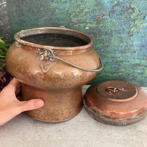 Large Copper Pot, Lidded Rustic Witch Cauldron, Antique 1920s Scandinavian Copperware, Metal Handle, Vintage Hand Hammered Brass