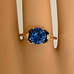 BLUE SPINEL 10K Gold Ring - Hallmarked - Estate Vintage - Cobalt Blue Stone - 10K Yellow Gold