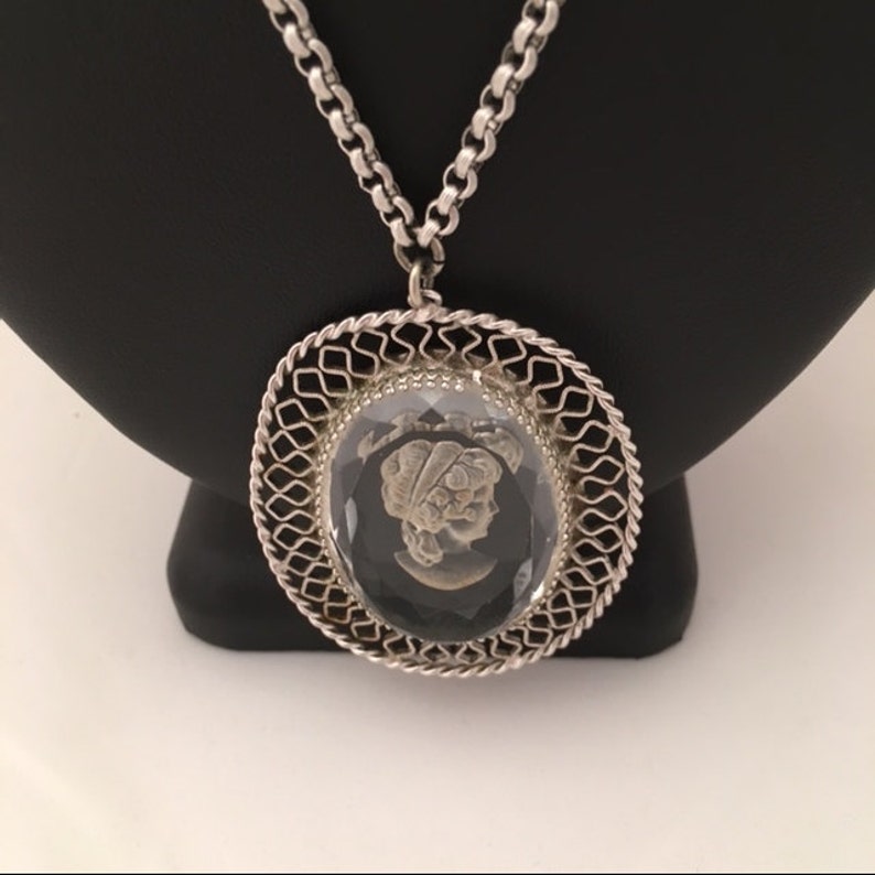 Vintage Silvertone Whiting /& Davis Cameo Pendant Necklace Whiting and Davis