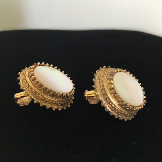 FLORENZA Mother of Pearl MOP CLIP Earrings - Fabu… - image 8