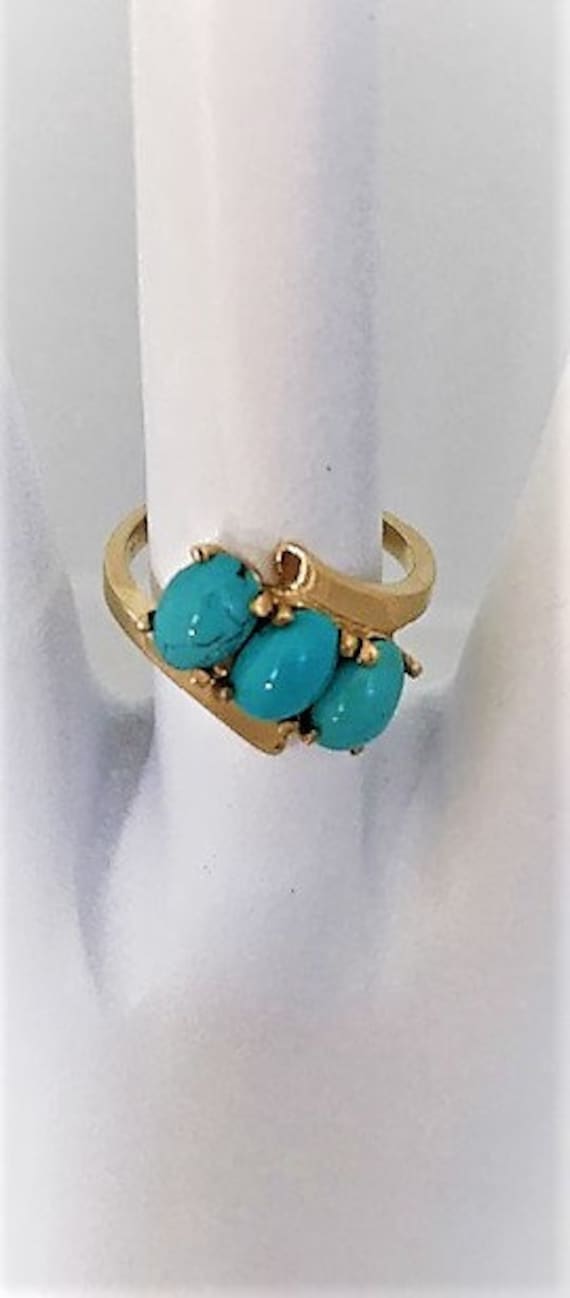 GOLD 14K 3 Stone Turquoise Ring - 14K Yellow Gold 