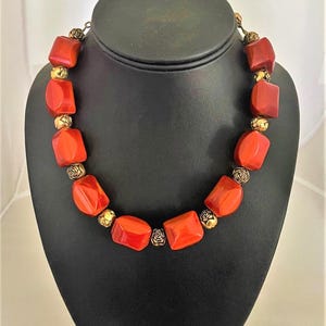 BAKELITE CHOKER Necklace - Goldtone Rosette Style Beads - Burnt Orange - Paprika Color - Reddish - Estate Vintage