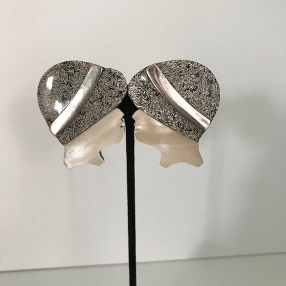 LEA STEIN Lady in Hat MOP Clip Earrings - Deco Fl… - image 10