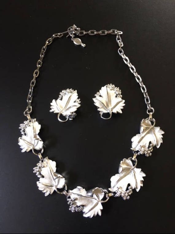Sarah Coventry Necklace & Clip Earrings - Leaf Mo… - image 4
