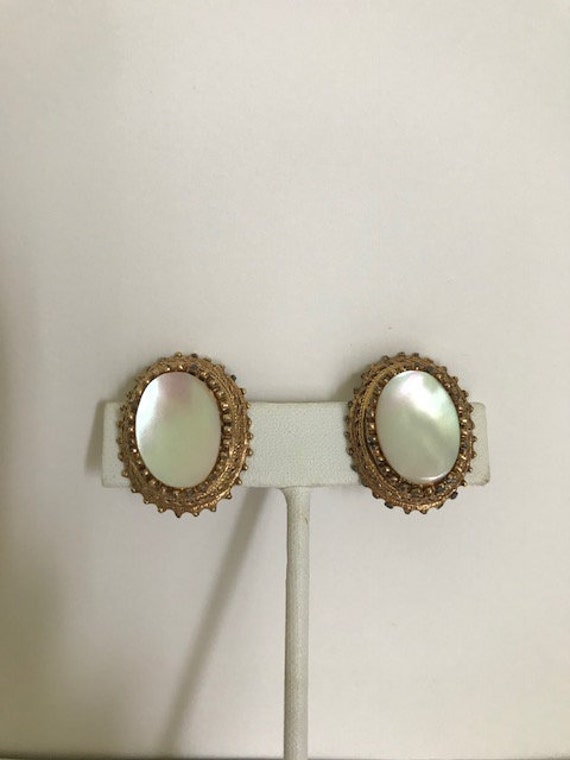 FLORENZA Mother of Pearl MOP CLIP Earrings - Fabu… - image 3