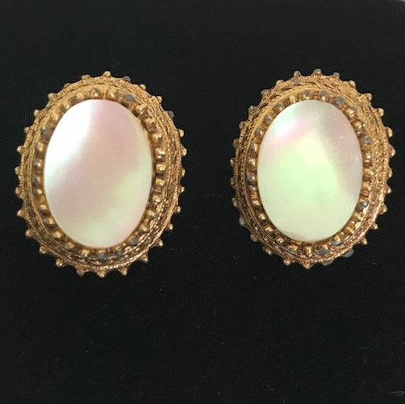 FLORENZA Mother of Pearl MOP CLIP Earrings - Fabu… - image 1