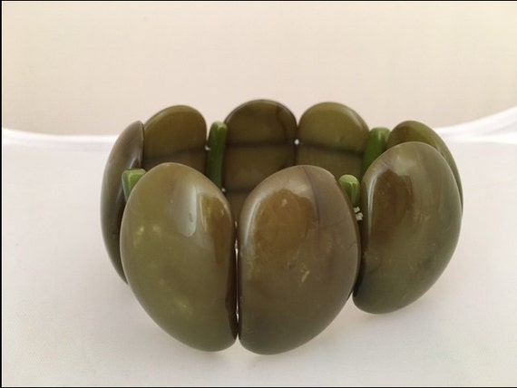 BAKELITE OLIVE GREEN Cuff Bracelet - Stretch - Ol… - image 5