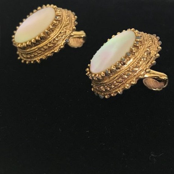 FLORENZA Mother of Pearl MOP CLIP Earrings - Fabu… - image 6