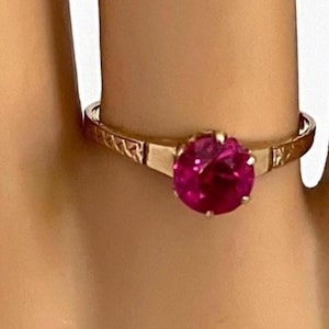 RUBY 14K Gold Solitaire Ring - Round Ruby - Ladies Dainty and Feminine Ring - Estate Vintage