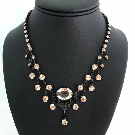 JANNY Choker Necklace Peach or Salmon Colored Glass… Gem