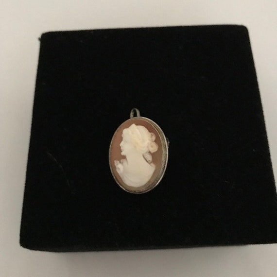 CAMEO PENDANT  Pin Brooch - Left Facing Classical… - image 3