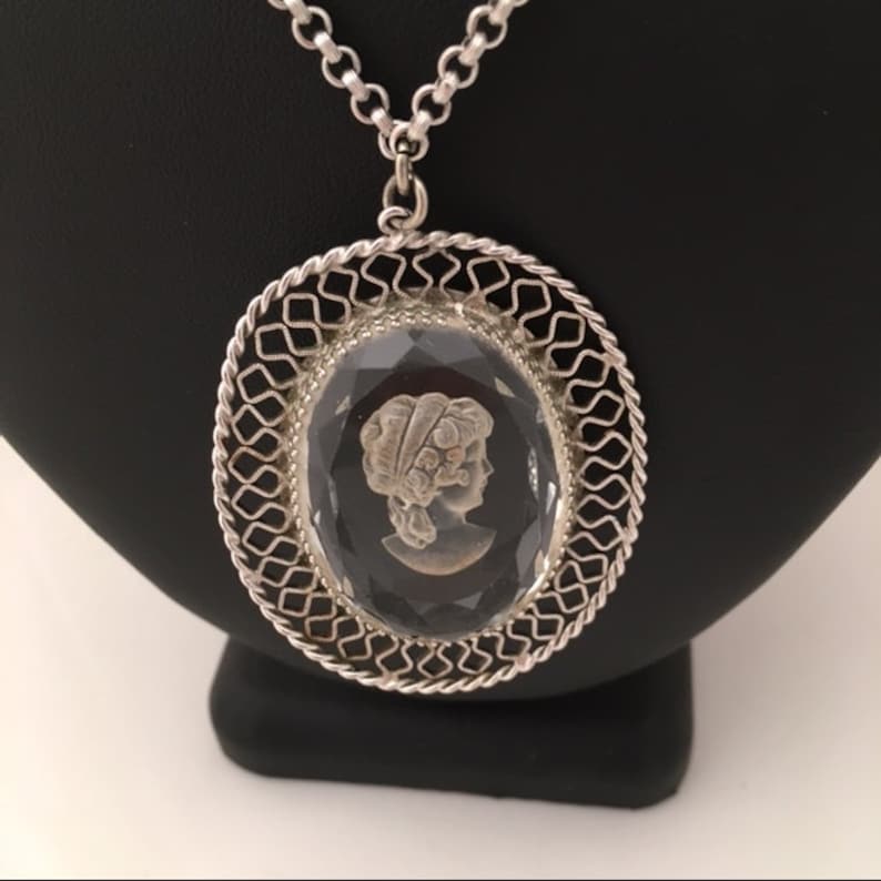 Vintage Silvertone Whiting /& Davis Cameo Pendant Necklace Whiting and Davis