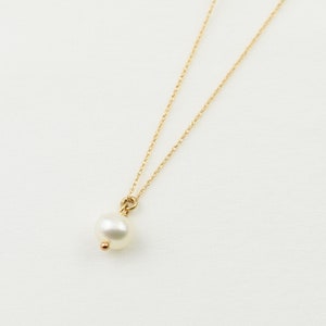 14K Gold Pearl Necklace. Pearl Necklace. 14K gold simple pearl necklace. 14K gold delicate necklace