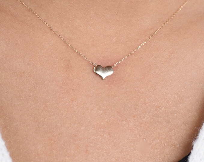 14K Solid Gold Tiny Heart Charm Necklace – Delicate 14K Gold Jewelry – Gift for Her