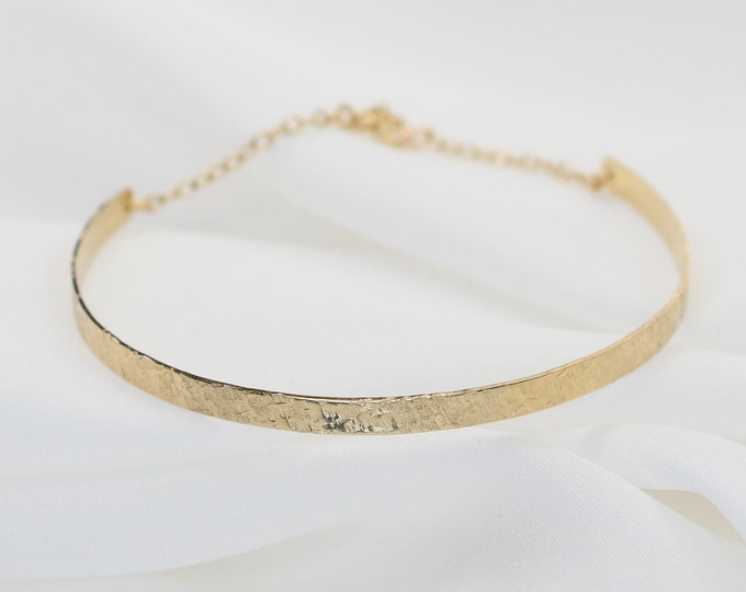 14K Gold Hammered Bar Bracelet.