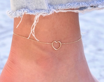 14K Gold Heart Anklet: Delicate Diamond-Cut Cable Chain