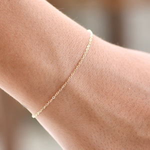 14k Gold Dainty Chain Bracelet: Delicate Flat Oval Cable