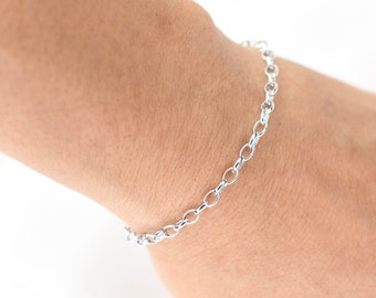 14K White Gold Oval Rolo Chain Bracelet: Lightweight Hollow Design