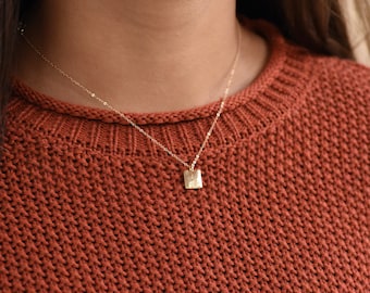 Simple Gold Pendent Necklace, 14k Solid Gold Hammered Disc, Minimalist Round Charm, Delicate Gold Chain, Everyday Wear, Gift for Women