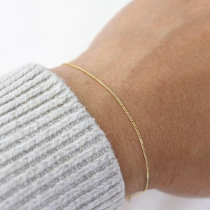 14K Gold Extra-Fine Chain Bracelet - 14K Gold 0.7mm Curb Chain Bracelet
