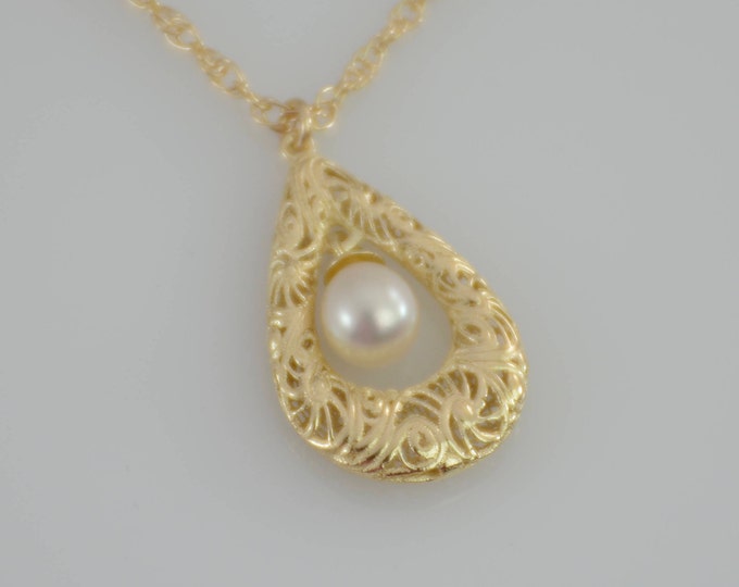 Filigree Necklace. 14K Gold teardrop small pendant. 14K solid gold filigree teardrop with pearl.