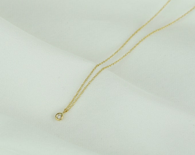 14K Gold Tiny Diamond Necklace