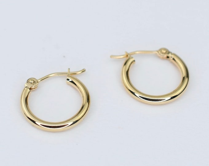 14K gold hoop earrings - 14k gold earrings. 14K yellow gold hoop earrings.