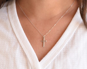14K White Gold Cross Necklace: Adjustable Chain (16-18")