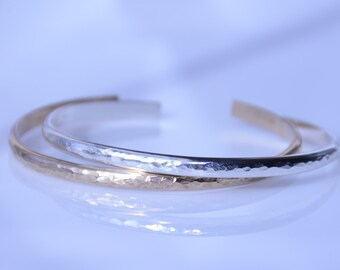 Personalized Cuff Bracelet For Mom • Minimalist Jewelry Gift • Custom Message on Cuff • Thoughtful Keepsake For Mother's Day