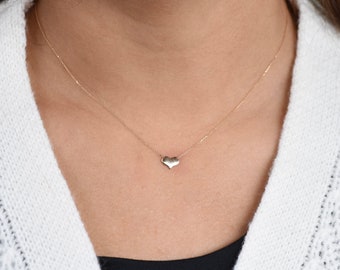 14K Gold Tiny Heart Charm Necklace - 14k Gold Heart Dainty Necklace