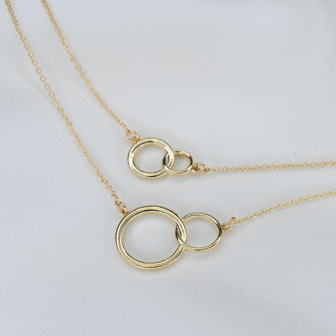 14K Gold Interlocking Circles Necklace - KTCollection
