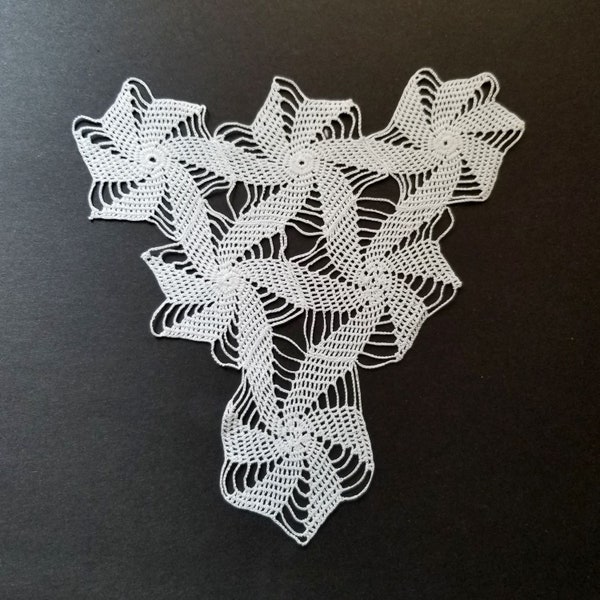 Crochet Lace Applique w Spiral Geometric Design - Vintage White Cotton Crochet Doily - Lacy Triangle Insert Applique