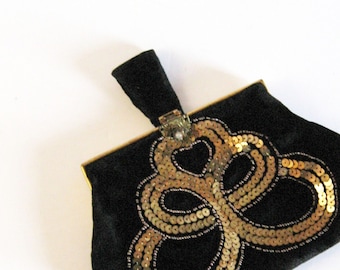 Vintage Black Velvet Clutch – Gold Sequin Embroidered Evening Bag with Pocket Mirror