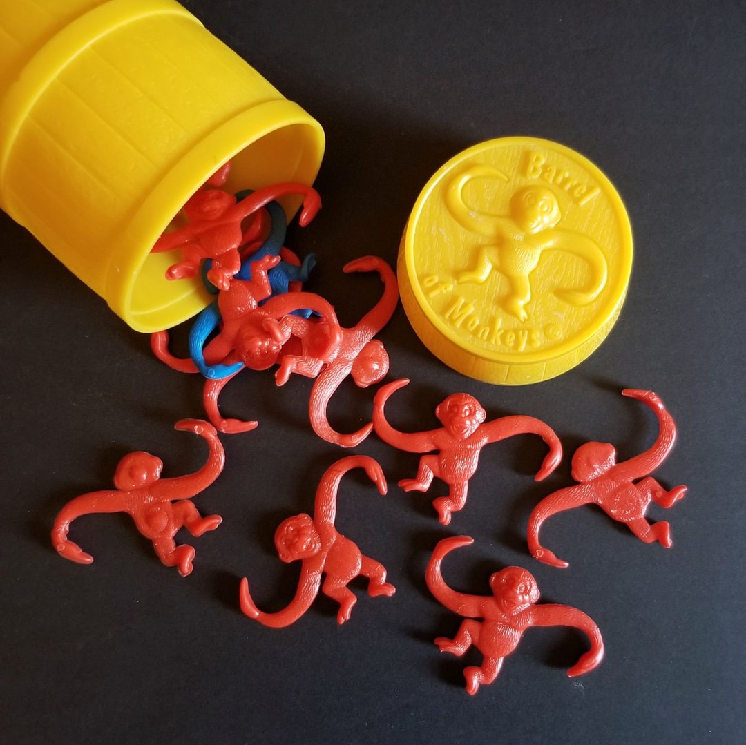 Yellow Barrel of Monkeys Vintage Childrens Game W 12 Red & Blue Linking