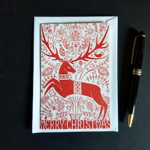 Carte de voeux de Noël renne rouge et blanc avec enveloppe blanche A6 - papeterie de vacances vintage - art folklorique hongrois - Dora De Pedery Hunt