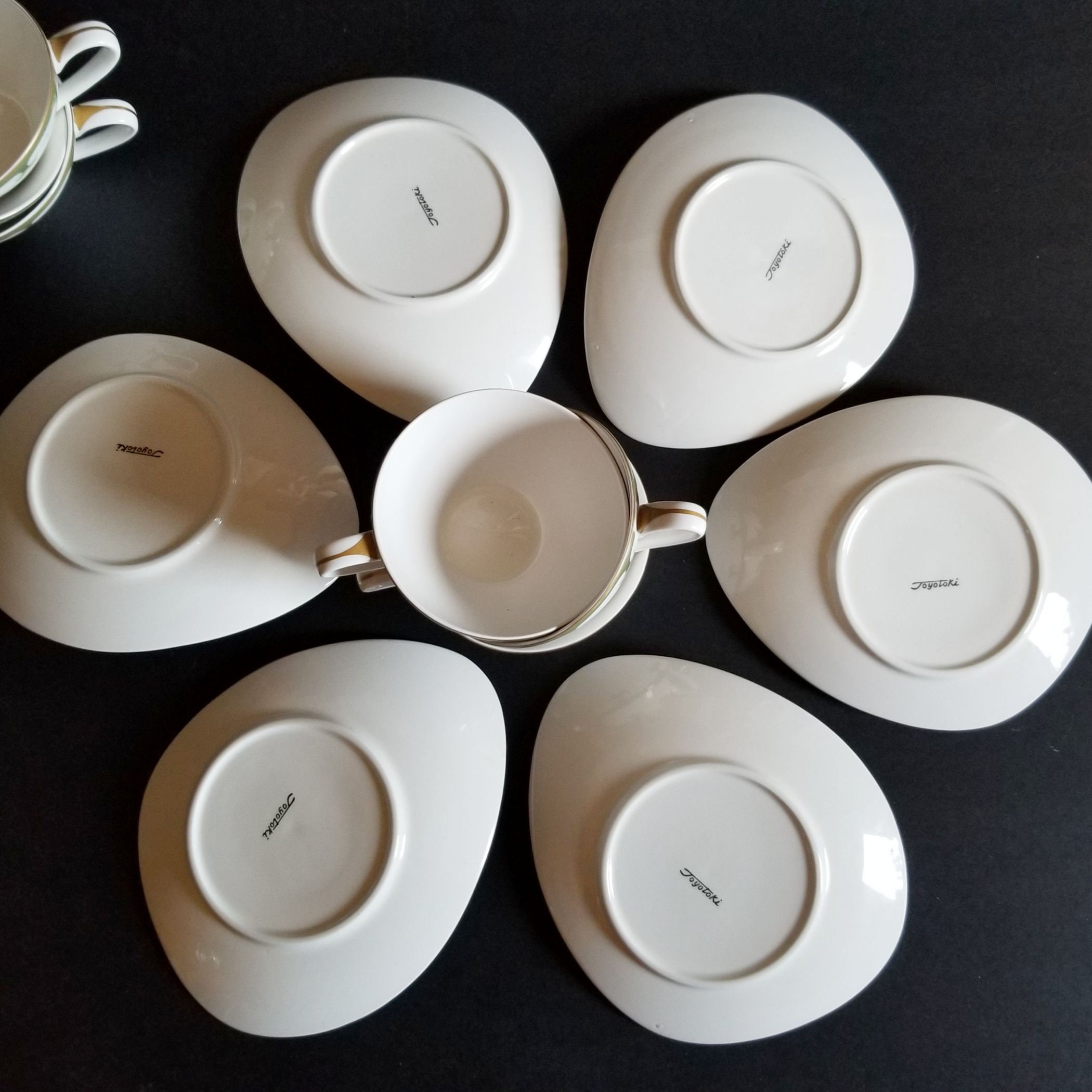 Set of 6 Toyotoki Tea Cups & Saucers - Vintage Avocado Green