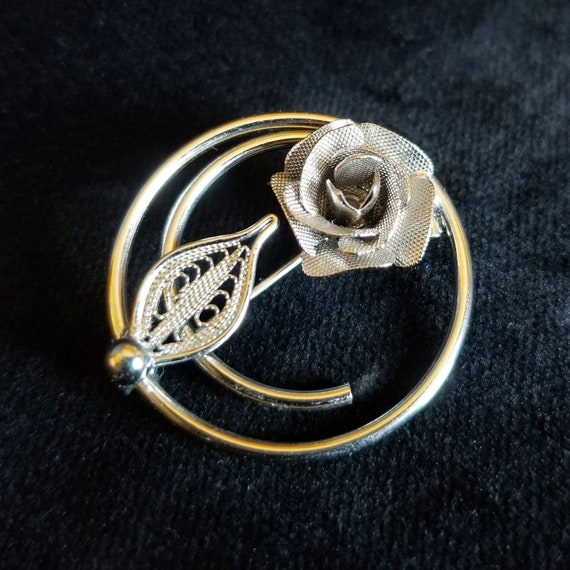 Sarah Coventry Silver Rose Brooch W Wire Filigree Leaf