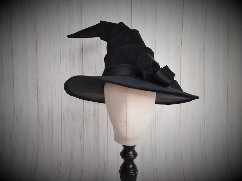 Witch Hat Jadis image 2