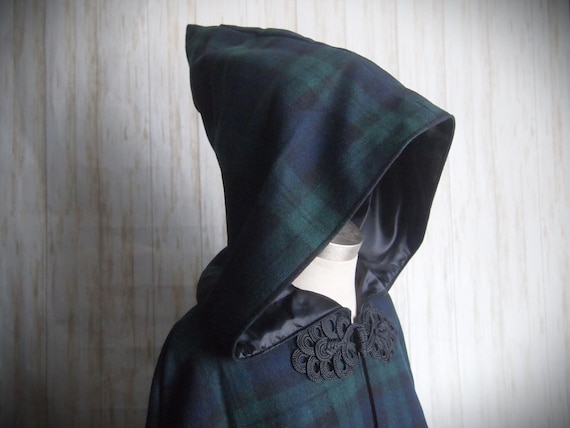 Plaid Wool Shin Length Cape