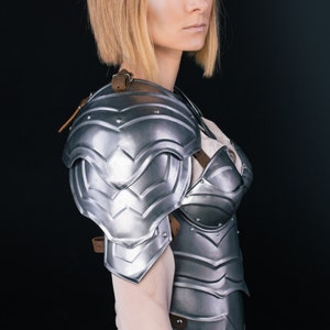Pair of pauldrons and metal gorget, female armor for women knight, shoulder cosplay armor, medieval armor, larp costume, Renaissance armor