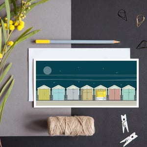 Carte bleue Brighton Beach Huts, carte de voeux, carte pour lettres, carte bord de mer, carte architecturale, carte côtière, carte Brighton, carte d'anniversaire côtière