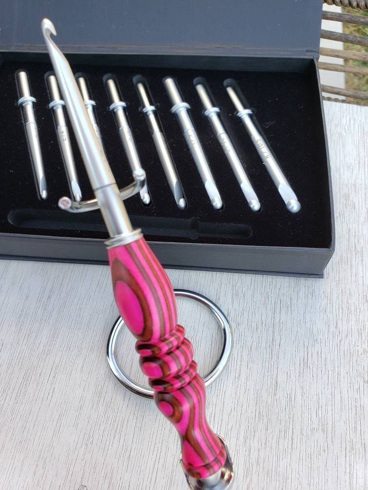 Ergonomic Wood Crochet Handle with 9 Interchangeable Crochet Hooks Hook