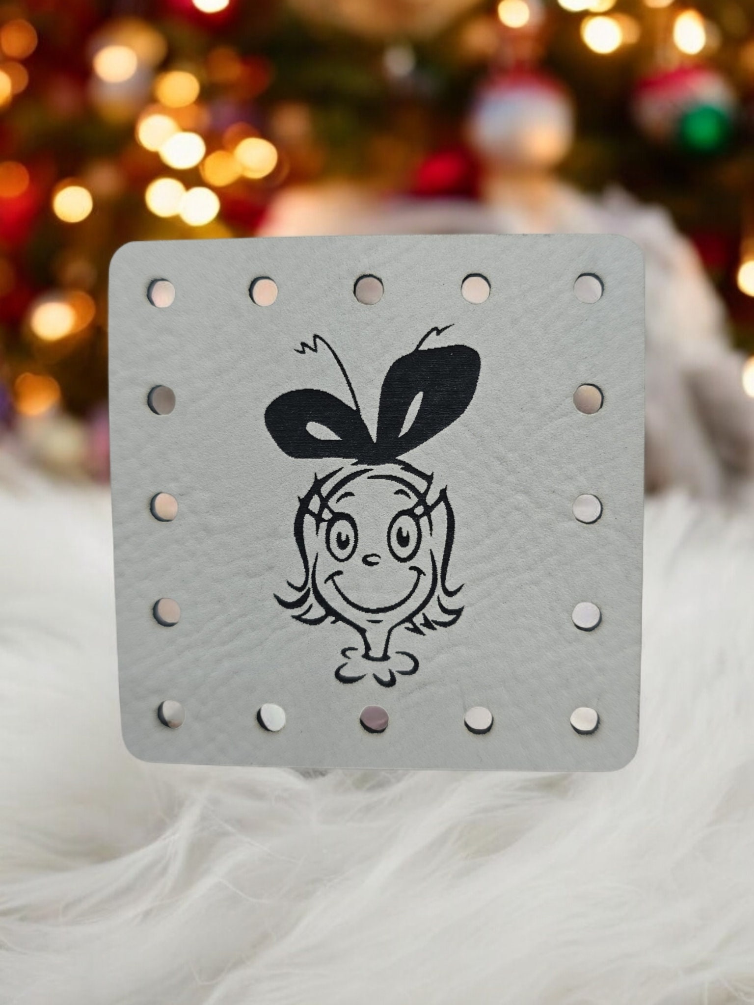 Cindy Lou Faux Leather Patch: Crochet, Knit, & Blanket Projects - Thumbnail 3